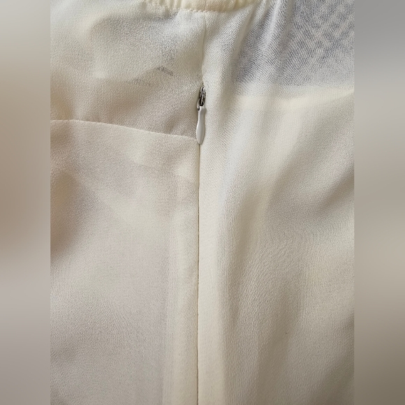 New York & Company - Cream Front Ruffle Sleeveless V-Neck Top - Picture 7 of 8